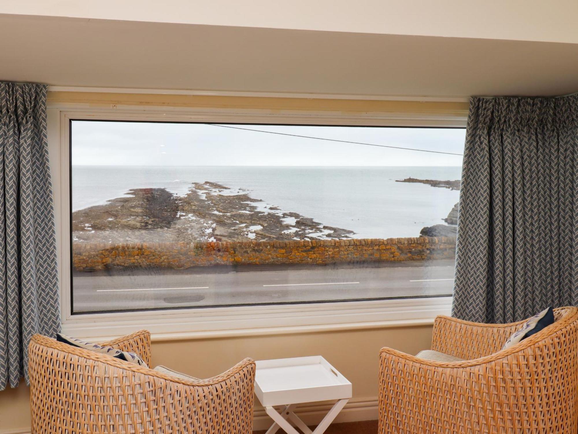 Barnacle Cove Villa Beadnell Exteriör bild